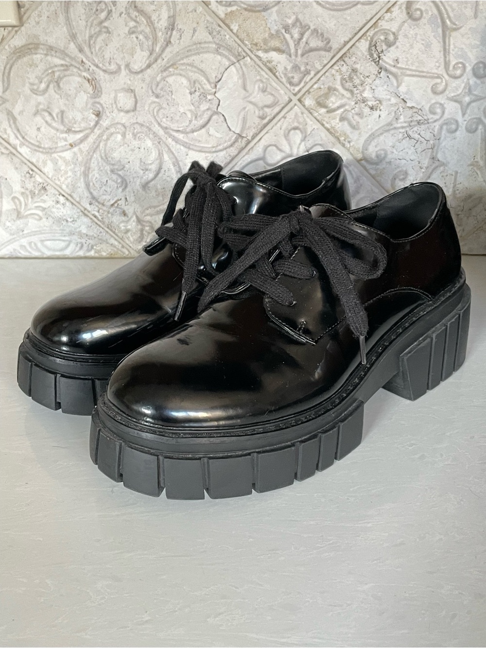 Madden Girl - “Pharaoh” Black 8.5 Platform Lace-Up Women's Shoes